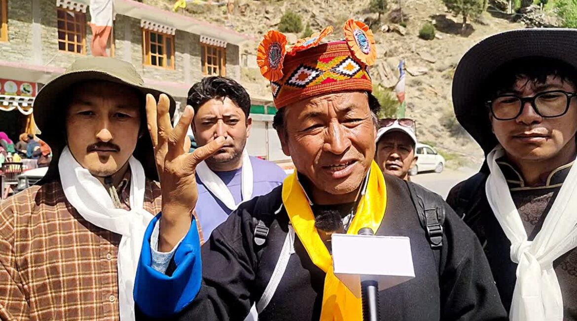 सोनम वांगचुक पर केंद्र का बड़ा एक्शन, लेह हिंसा के बाद रद्द किया NGO का विदेशी फंडिंग लेने वाला लाइसेंस