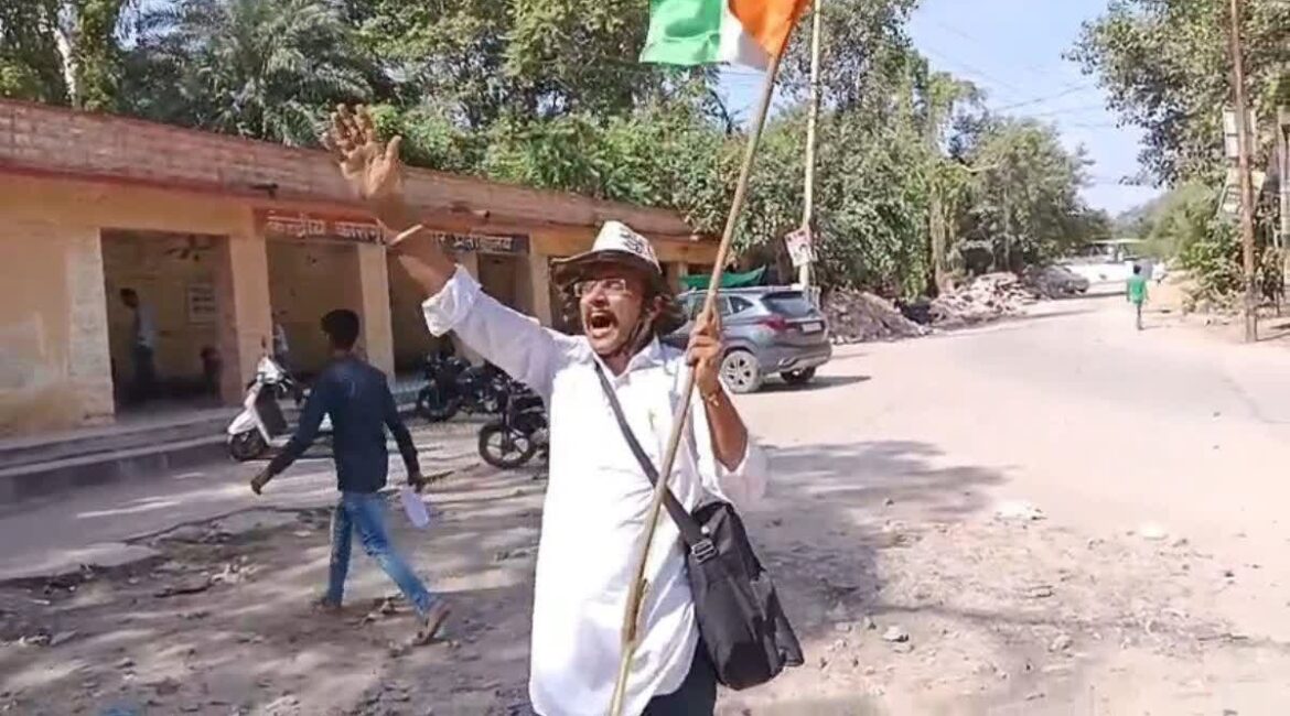 जोधपुर जेल में बंद सोनम वांगचुक के समर्थन में शख्स ने की नारेबाजी, पुलिस ने किया गिरफ्तार