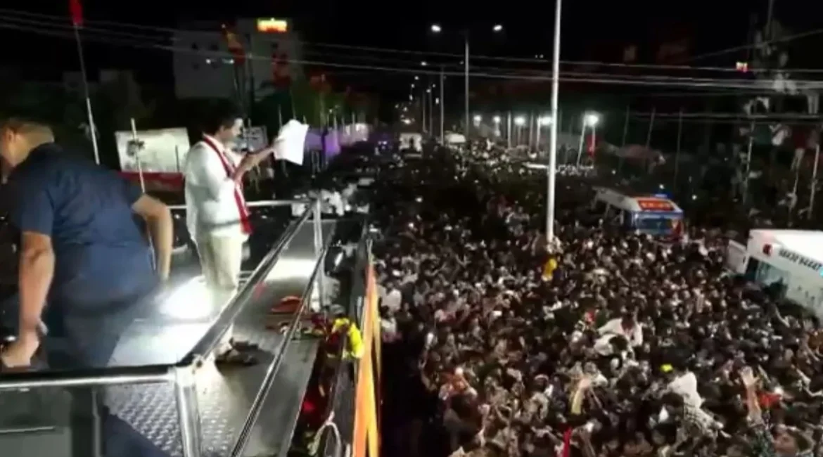 तमिलनाडु: एक्टर विजय की रैली के दौरान भगदड़ में 31 लोगों की मौत, जानें क्यों बेकाबू हुई भीड़