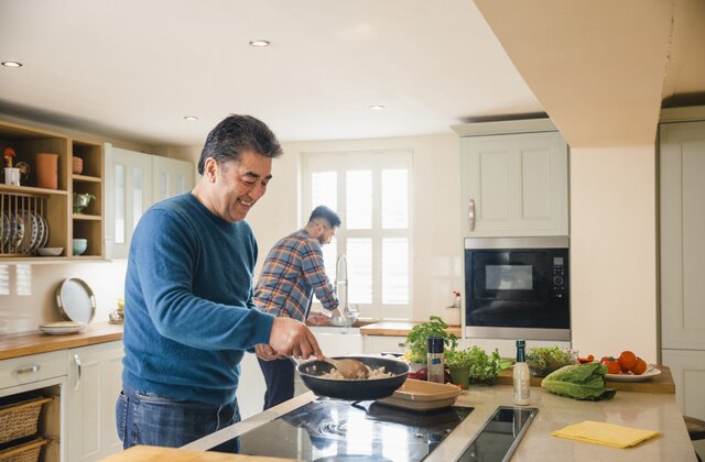 Diet Tips for Men: 30 के बाद पुरुषों को डाइट में करना चाहिए ये बदलाव, वरना जल्दी आ जाएगा बुढ़ापा Diet Tips for Men: 30 के बाद पुरुषों को डाइट में करना चाहिए ये बदलाव, वरना जल्दी आ जाएगा बुढ़ापा