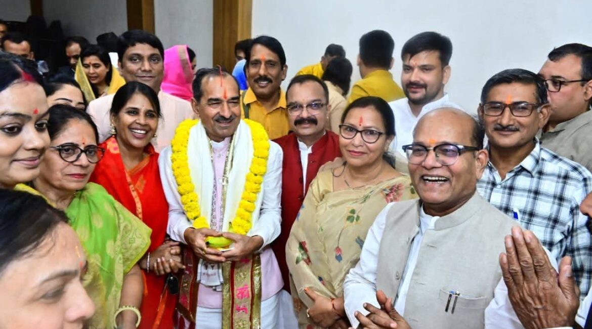 भाजपा प्रदेशाध्यक्ष मदन राठौड़ ने भाजपा कार्यालय में किया लक्ष्मी पूजन, देश-प्रदेश में खुशहाली की कामना, अंता उपचुनावों में किया जीत का दावा भाजपा प्रदेशाध्यक्ष मदन राठौड़ ने भाजपा कार्यालय में किया लक्ष्मी पूजन, देश-प्रदेश में खुशहाली की कामना, अंता उपचुनावों में किया जीत का दावा