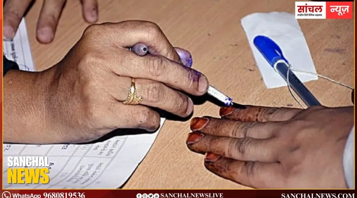 चुनाव आयोग की पहले चरण में इन राज्यों में SIR करवाने की योजना, देशभर में विरोध की उठने लगी आवाजें चुनाव आयोग की पहले चरण में इन राज्यों में SIR करवाने की योजना, देशभर में विरोध की उठने लगी आवाजें