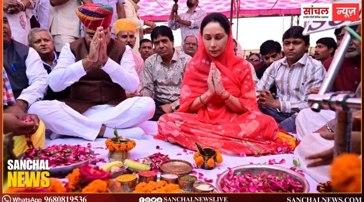 पुष्कर मेले में दिखा ‘राजस्थानी रंग’,101 नगाड़ों की गूंज से बना विश्व रिकॉर्ड, डिप्टी सीएम दिया कुमारी ने विदेशी सैलानियों के साथ किया पारंपरिक डांस