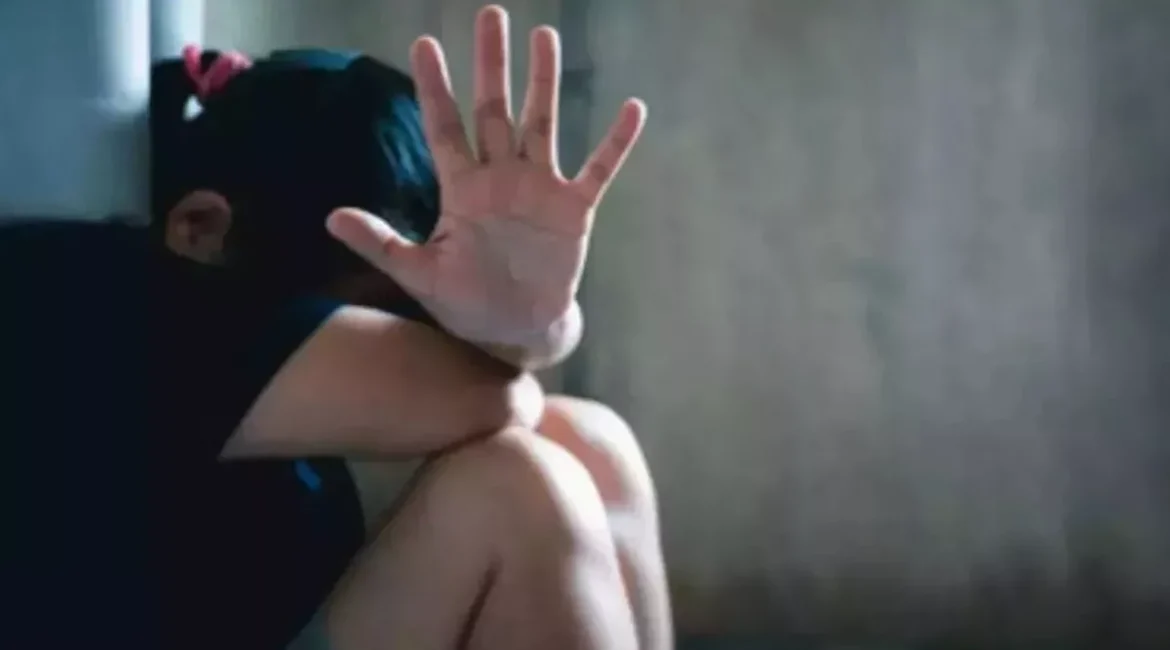 12वीं कक्षा की एक छात्रा को रास्ते से अगवा कर चलती कार में गैंगरेप, ‘वकील’ बना हैवान, ग्रामीणों ने पीछा किया तो सड़क पर फेंका!