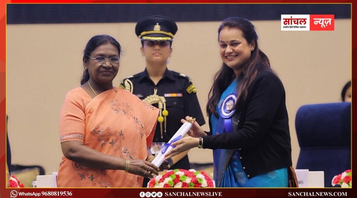 जल संरक्षण में देश में नंबर 1 पर बाड़मेर, टीना डाबी को राष्ट्रपति से मिला 2 करोड़ का पुरस्कार