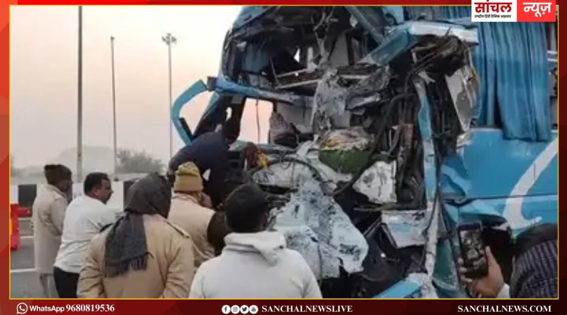 अलवर एक्सप्रेस-वे पर अहमदाबाद से दिल्ली जा रही बस ट्रक से टकराई, हादसे में दो की मौत, 30 घायल;
