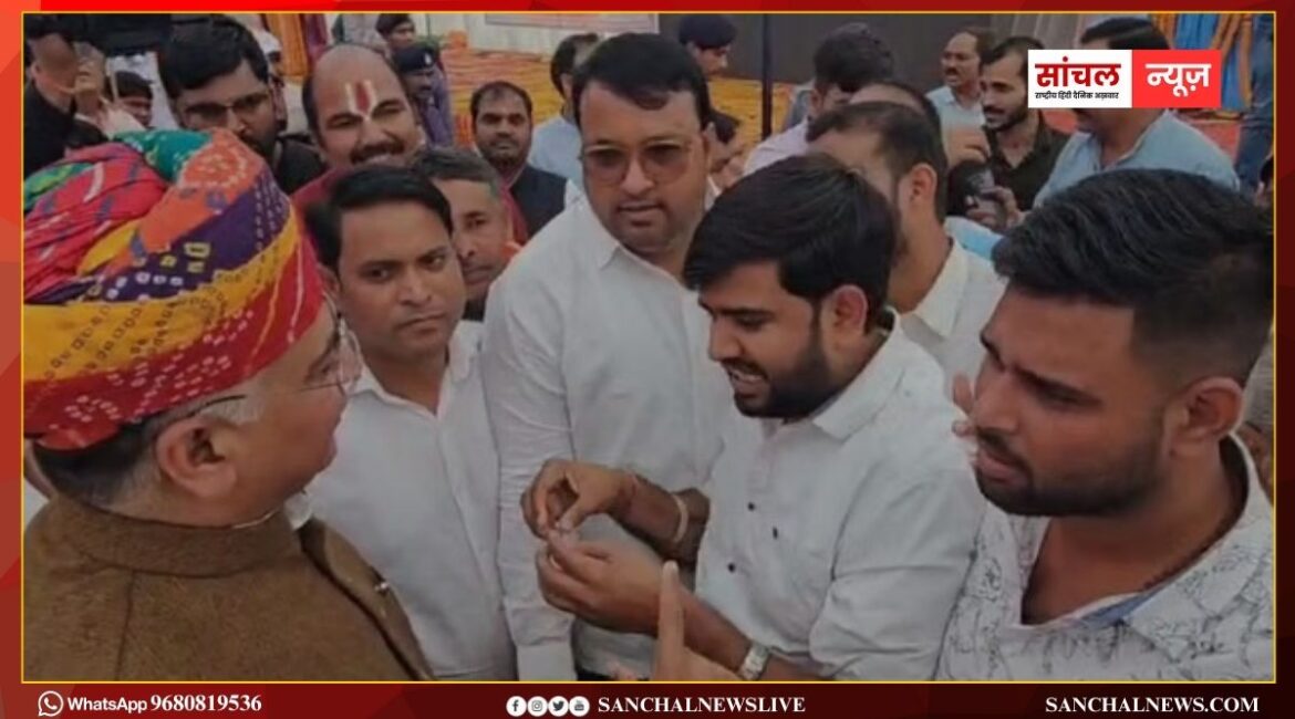 वंदे मातरम’ के 150 वर्ष पूरे होने पर आयोजित कार्यक्रम में भाजपा नेताओं; SDM के खिलाफ कार्रवाई की मांग पर बवाल