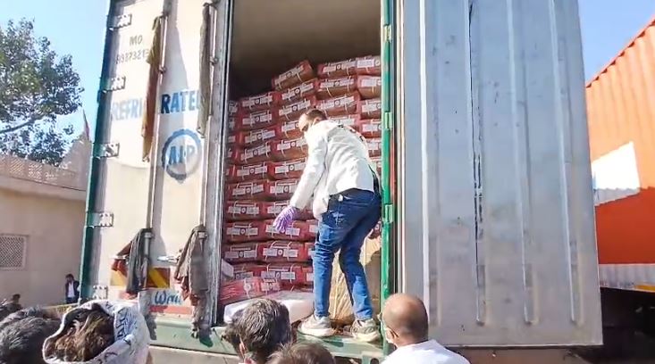 भरतपुर पुलिस की बड़ी कार्रवाई; मांस से भरे दो कंटेनर पकड़े, गोरक्षक-हिंदू संगठनों ने गौ-मांस होने का दावा