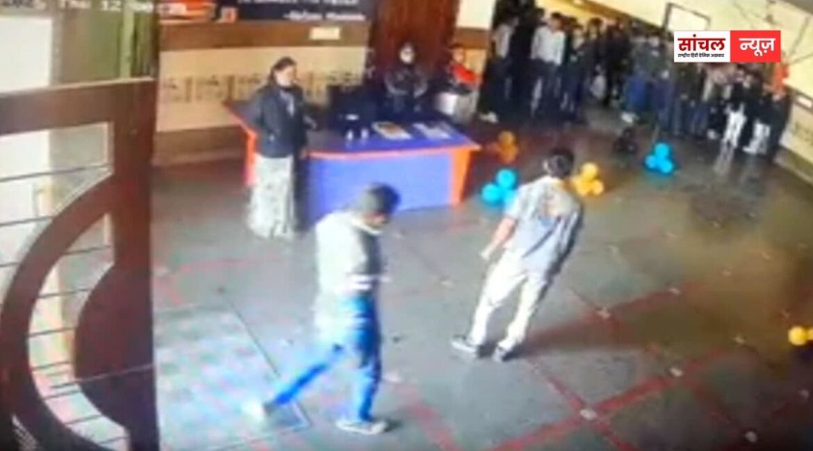 नागौर के सेंट जेवियर्स स्कूल में क्रिसमस डे पर स्कूल में तोड़फोड़, मारपीट की और स्टाफ को धमकाया, बच्चों में भय का माहौल नागौर के सेंट जेवियर्स स्कूल में क्रिसमस डे पर स्कूल में तोड़फोड़, मारपीट की और स्टाफ को धमकाया, बच्चों में भय का माहौल