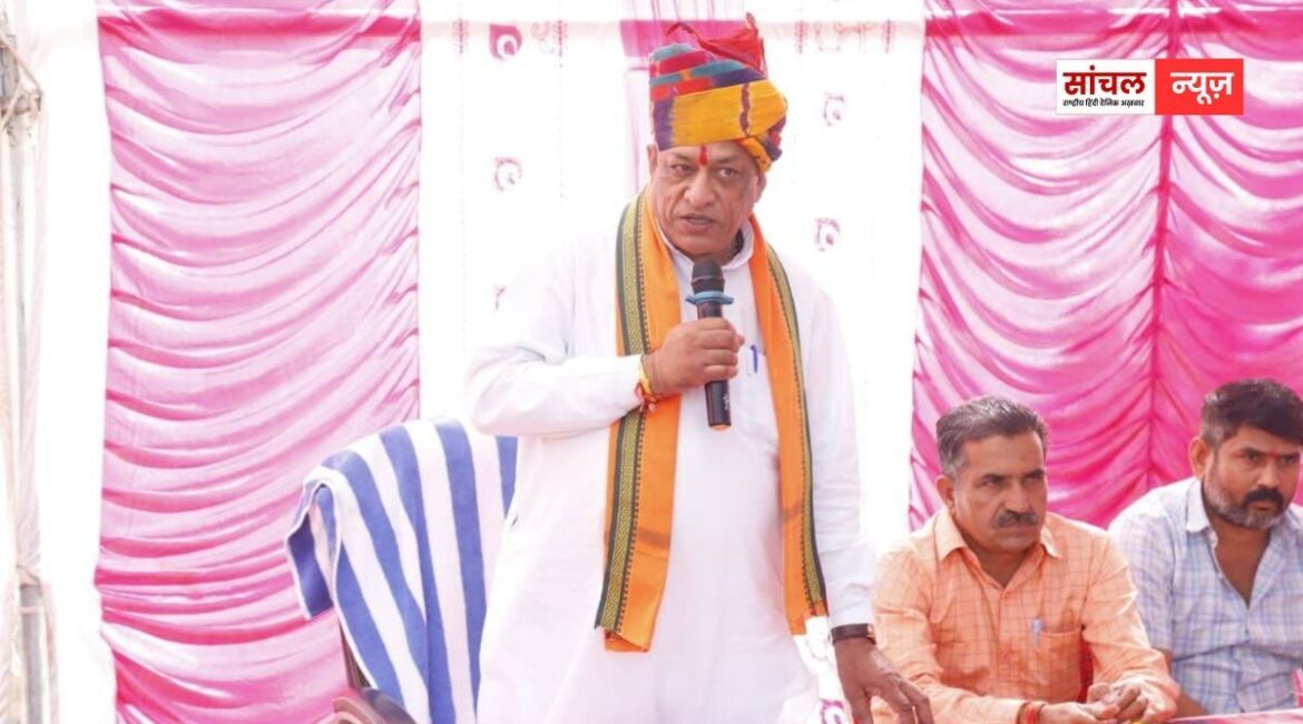 विकास रथ यात्रा ने ग्रामीण क्षेत्रों में विकास की दिशा और सरकार की प्रतिबद्धता को किया रेखांकित, पशुपालन मंत्री ने लोगों को सरकारी योजनाओं के बारे में किया जागरूक