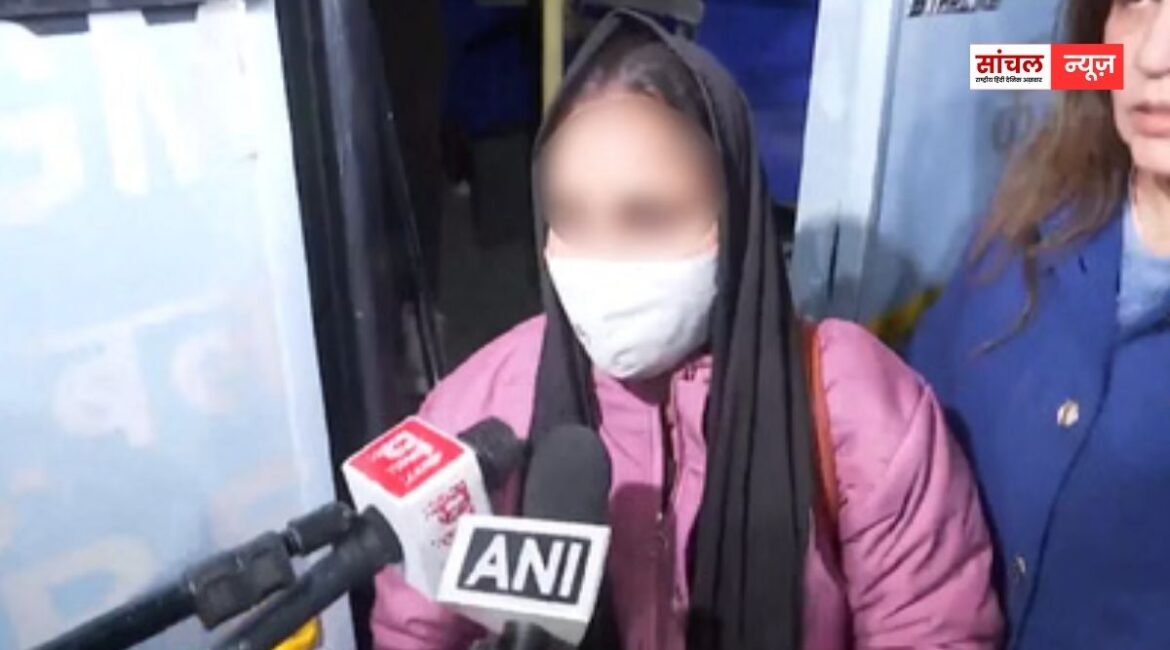 ‘एजेंसी साथ देती तो ये दिन न देखते’ उन्नाव दुष्कर्म पीड़िता की मां ने उठाए सवाल ‘एजेंसी साथ देती तो ये दिन न देखते’ उन्नाव दुष्कर्म पीड़िता की मां ने उठाए सवाल