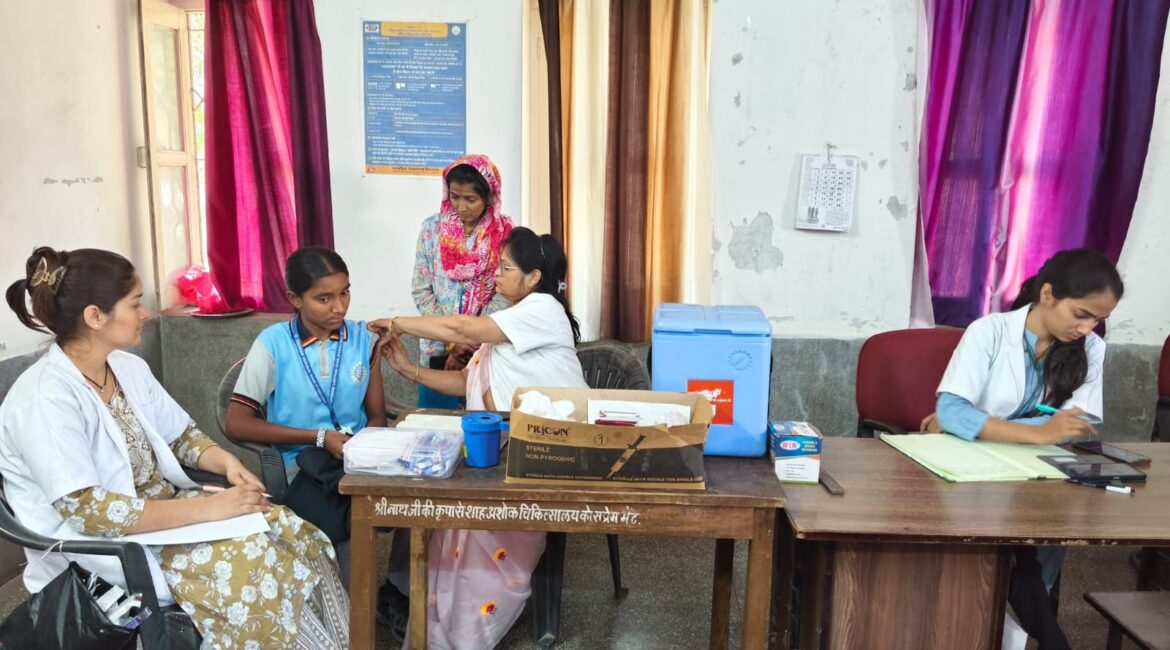 एचवीपी टीकाकरण अभियान शुरू, सर्वाइकल कैंसर से बचाने में टीका कारगर एचवीपी टीकाकरण अभियान शुरू, सर्वाइकल कैंसर से बचाने में टीका कारगर