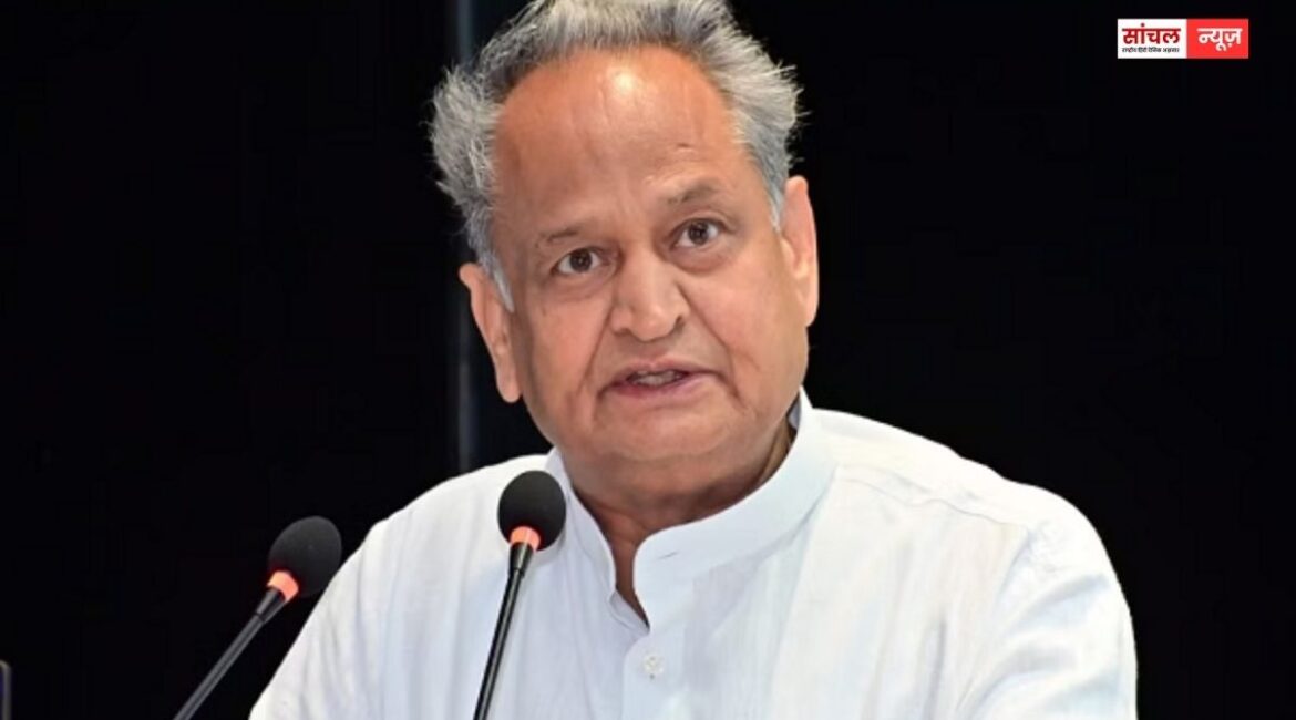 पीएम मोदी के कांग्रेस को ‘MMC’ कहे जाने पर सियासी तूफान, भड़के अशोक गहलोत बोले- ‘जिनका आजादी में नाखून जितना योगदान नहीं, वो हमें न सिखाएं’ पीएम मोदी के कांग्रेस को ‘MMC’ कहे जाने पर सियासी तूफान, भड़के अशोक गहलोत बोले- ‘जिनका आजादी में नाखून जितना योगदान नहीं, वो हमें न सिखाएं’