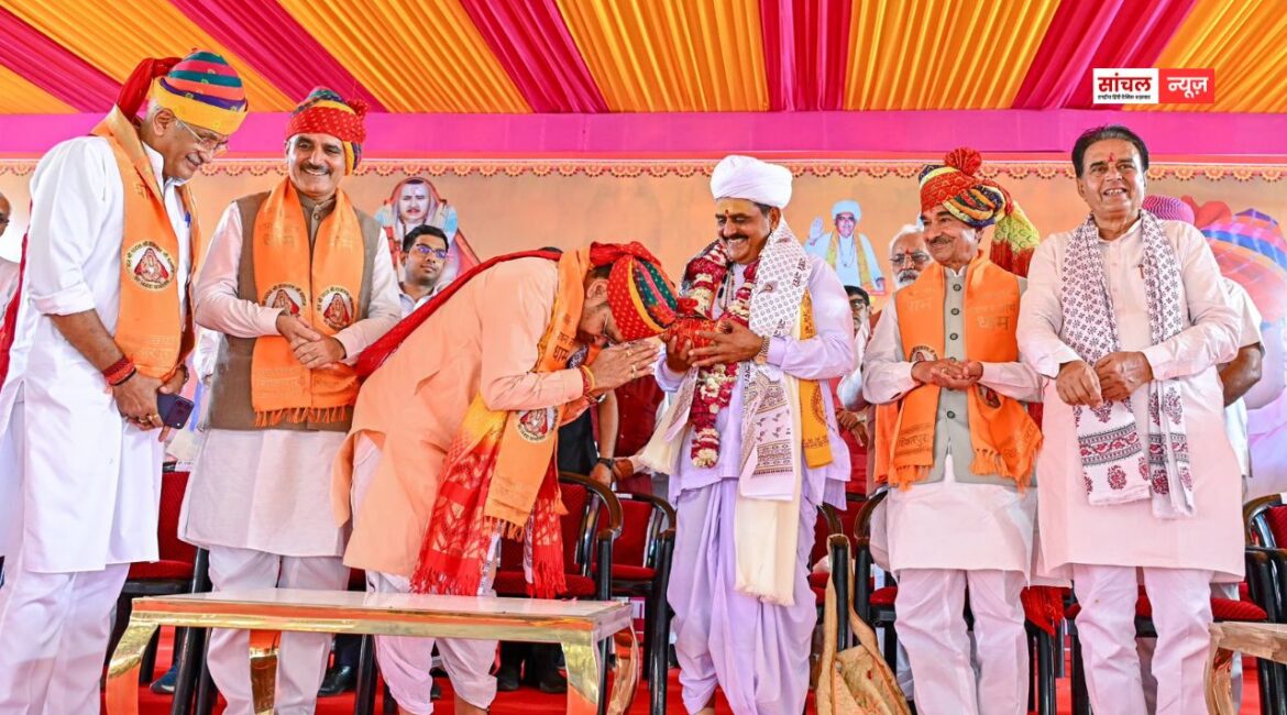 जोधपुर के शिकारपुरा आश्रम में रामनवमी मेले में बोले CM भजनलाल शर्मा, पीएम मोदी के नेतृत्व में तीर्थ स्थलों का हो रहा विकास जोधपुर के शिकारपुरा आश्रम में रामनवमी मेले में बोले CM भजनलाल शर्मा, पीएम मोदी के नेतृत्व में तीर्थ स्थलों का हो रहा विकास